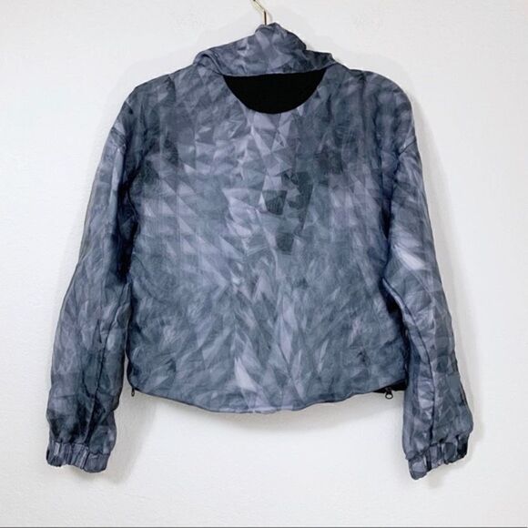 Champion C9 Holographic Pullover Windbreaker size xsmall - Picture 3 of 6